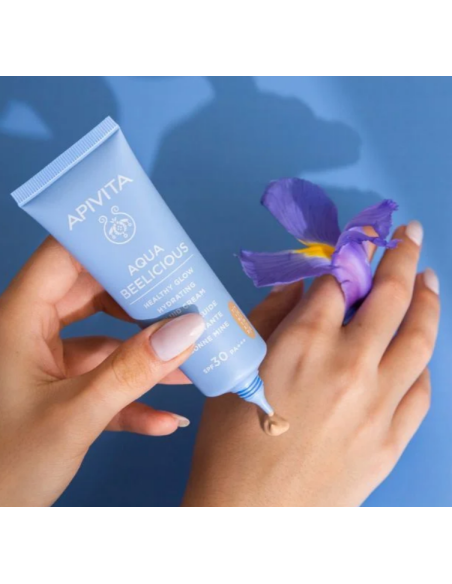 Apivita - Aqua Beelicious Crema Fluida Iluminadora Hidratante SPF 30 con Color 40 ml